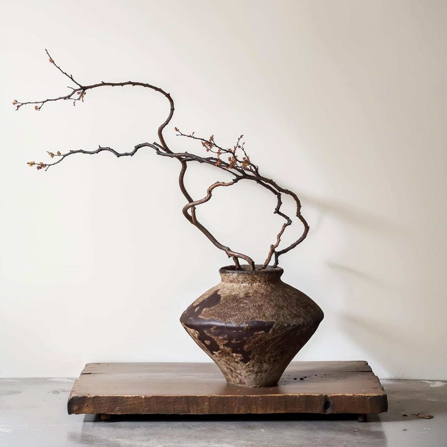 Centerpiece Vase Tall - 侘び寂びのラスティックなヴィンテージ花瓶、高さ6.3インチ。侘び寂びの装飾が施された素朴なファームハウス陶器の花瓶は、センターピースに最適です。テクスチャード加工の陶器製花瓶は、家の装飾、テーブル、リビングルーム、寝室、バスルーム、キッチンに適しています。