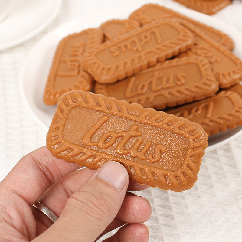 シミュレーションクッキーフェイクケーキ人工食品モデル子供の写 - Wedding Cake Supply のレビューと価格
