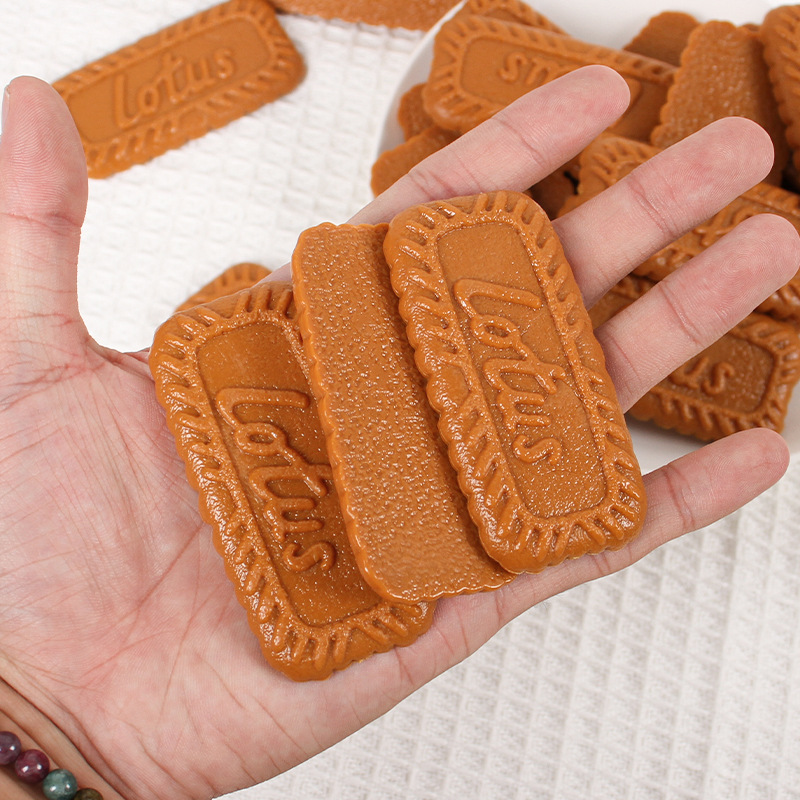シミュレーションクッキーフェイクケーキ人工食品モデル子供の写 - Wedding Cake Supply のレビューと価格