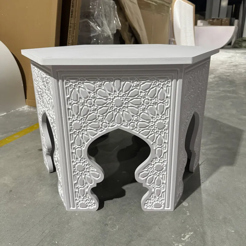 インド風花柄ゴールドテーブル ラウンド型ベッドサイドテーブル - Indian Wedding Decor Supply のレビューと価格
