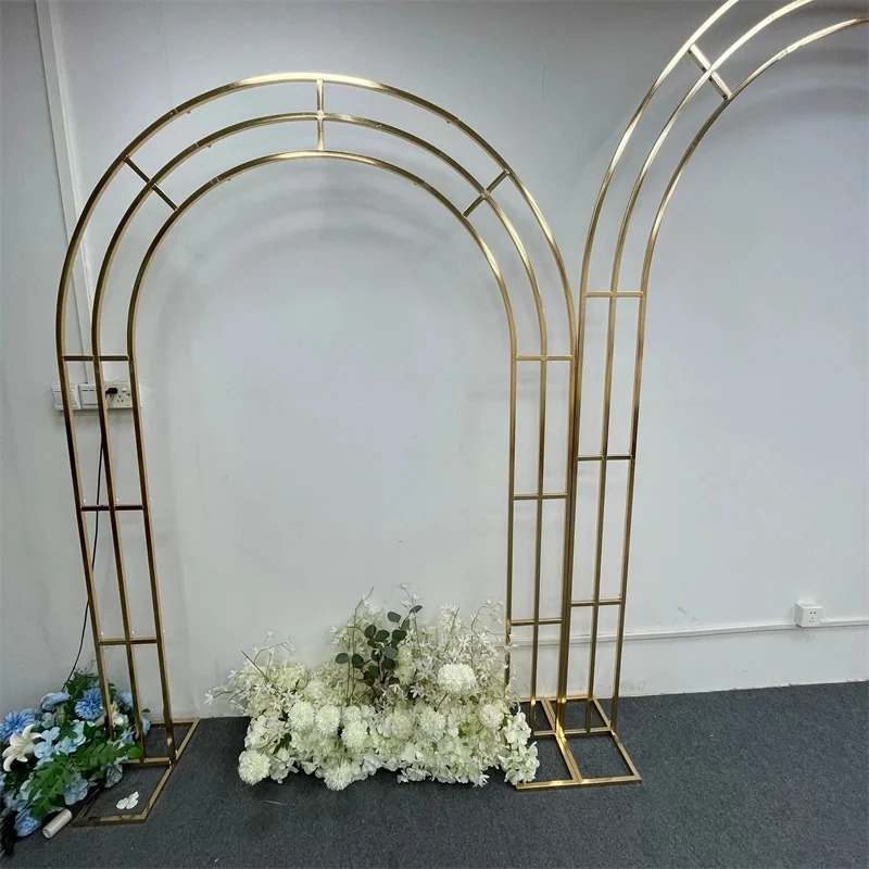 メタリックゴールドのウェディングアーチスタンド、ウェディング - Wedding Party Supply Store のレビューと価格
