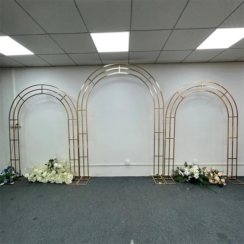 メタリックゴールドのウェディングアーチスタンド、ウェディング - Wedding Party Supply Store のレビューと価格